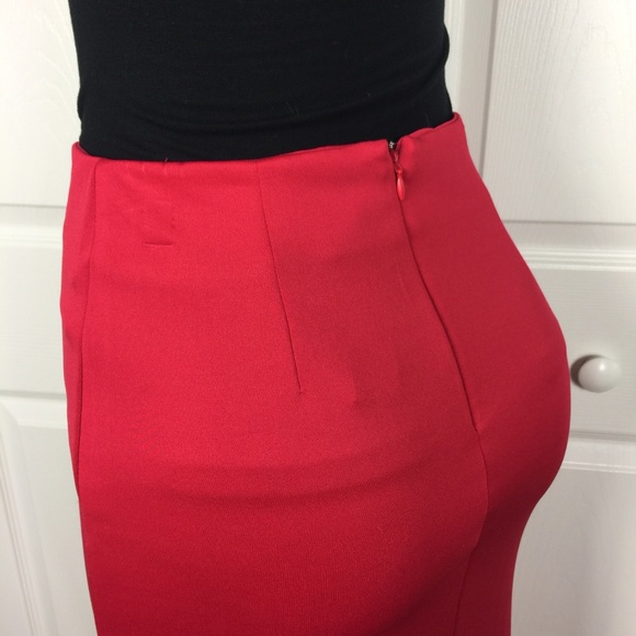 ❤️ NEW Red Pencil Skirt ❤️ - Picture 2 of 4